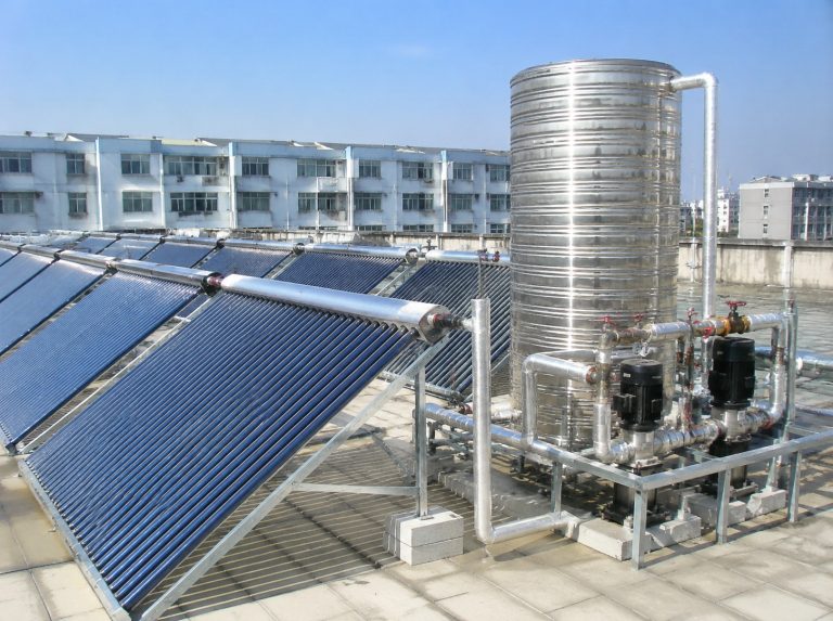 烟台经济技术开发区商用大容量真空管太阳能热水系统